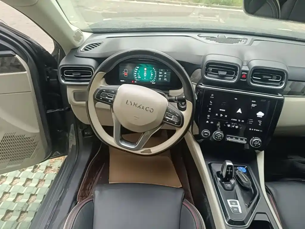 Lynk & Co 02 — миниатюра 11