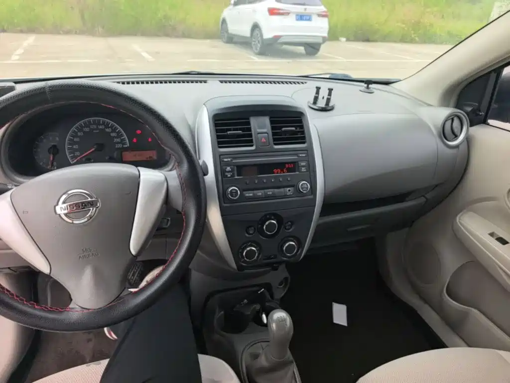 Nissan Sunny — миниатюра 10