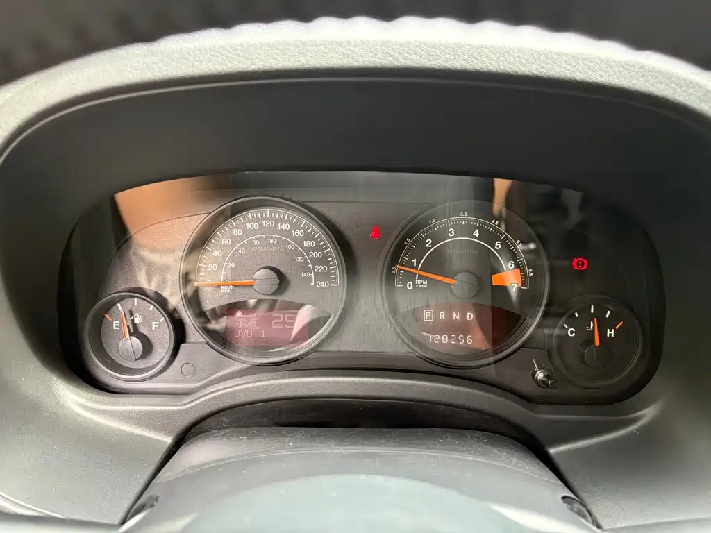 Jeep Compass (Import) — миниатюра 12