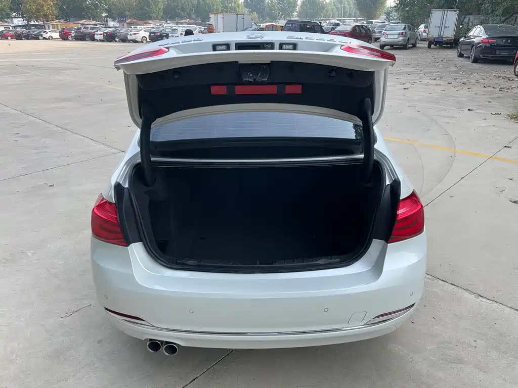 BMW 3 Series — миниатюра 11