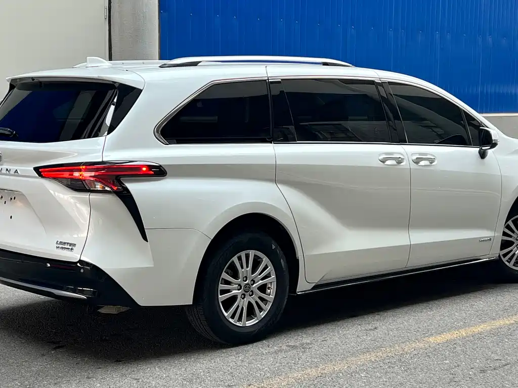 Toyota Sienna 2021 2.5L Luxury