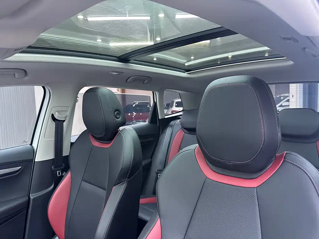 Skoda Karoq - фото 15
