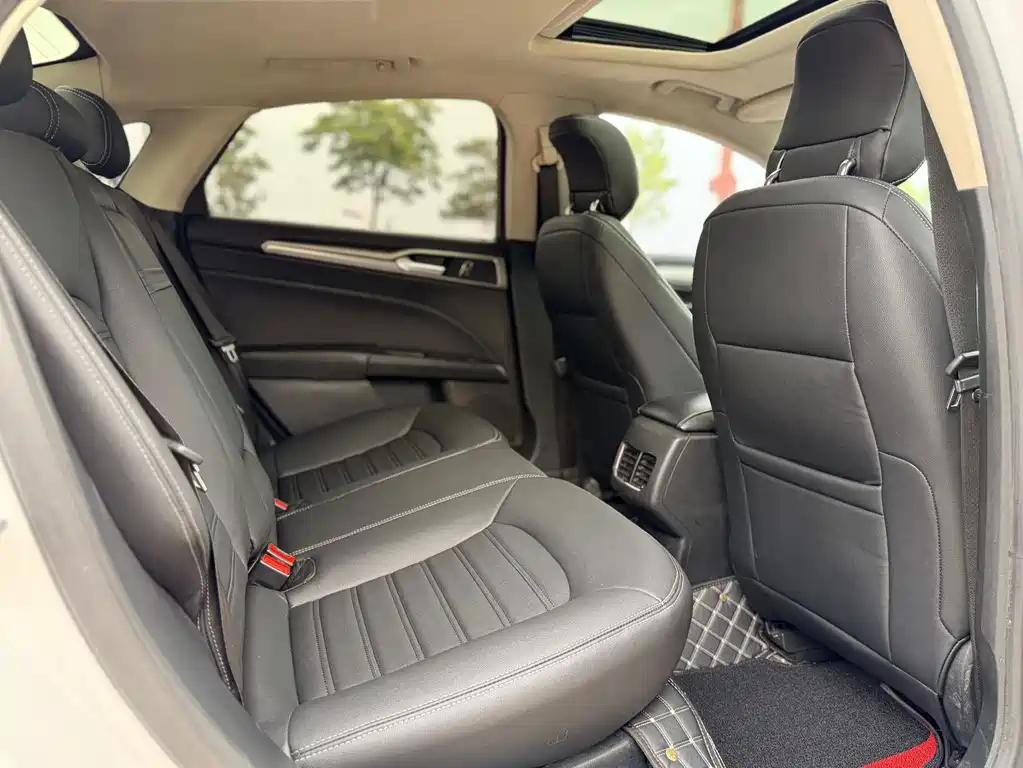 Ford Mondeo — миниатюра 11