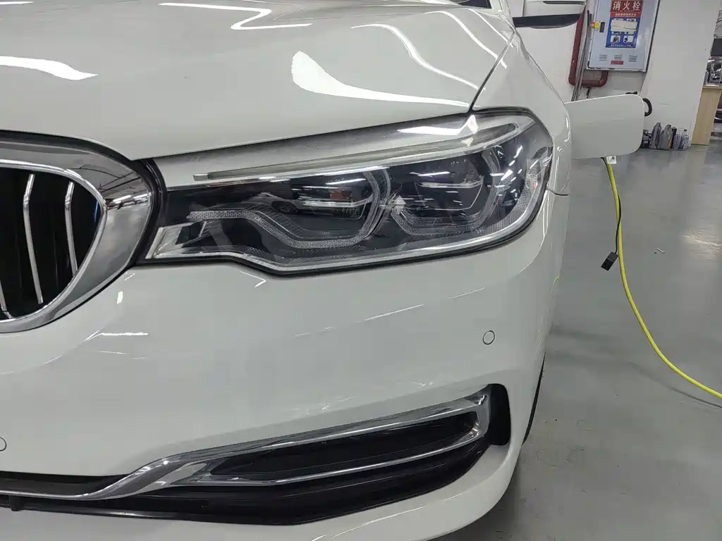 BMW 5 Series New Energy — миниатюра 4