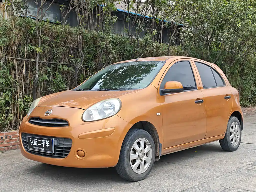 Nissan March 2013