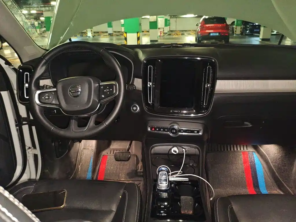 Volvo XC40 — миниатюра 10