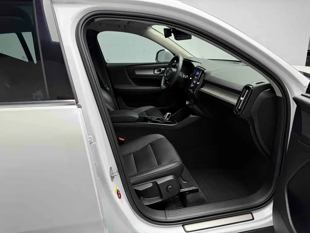 Volvo XC40 2022 T4 Luxury