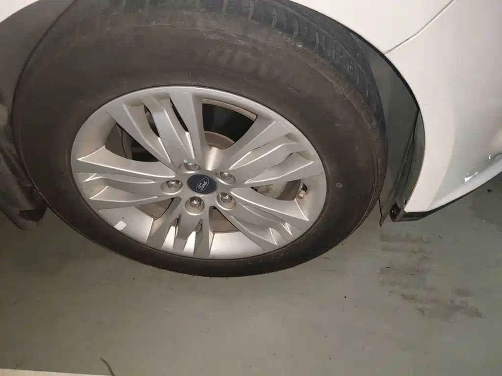 Ford Focus — миниатюра 8