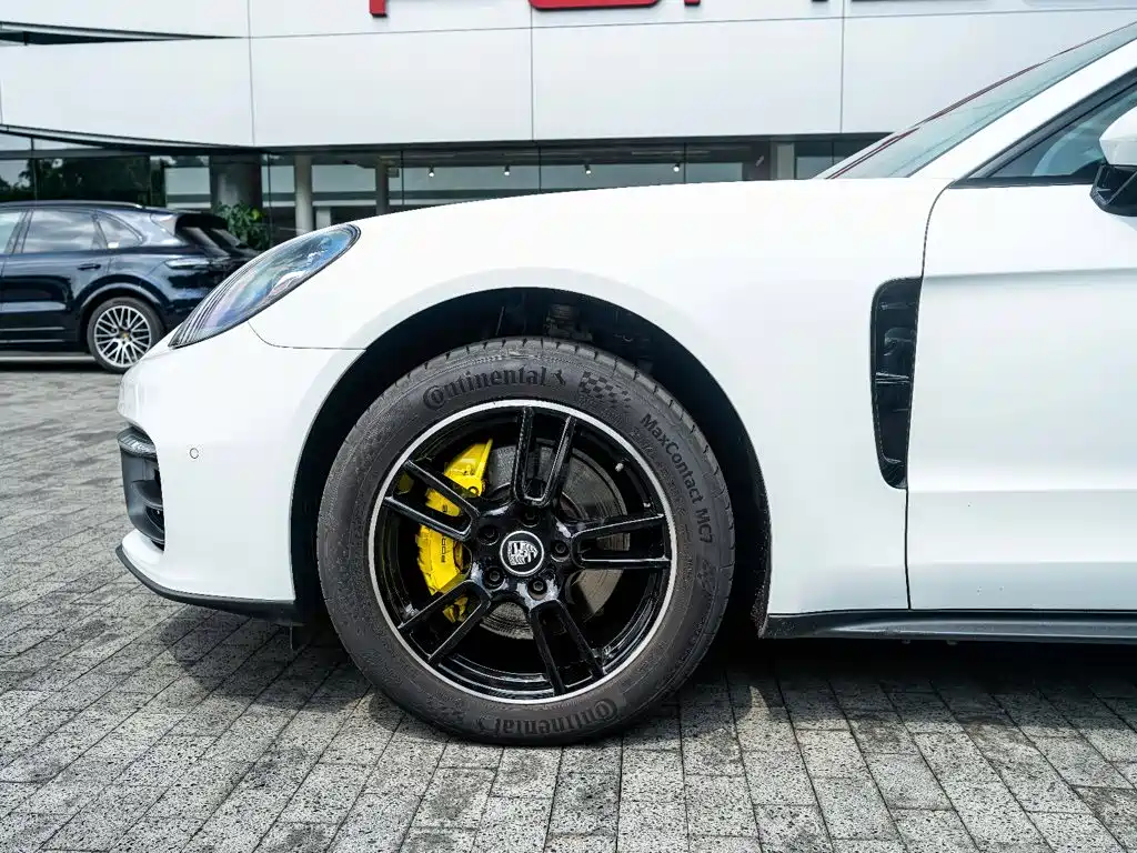 Porsche Panamera — миниатюра 6