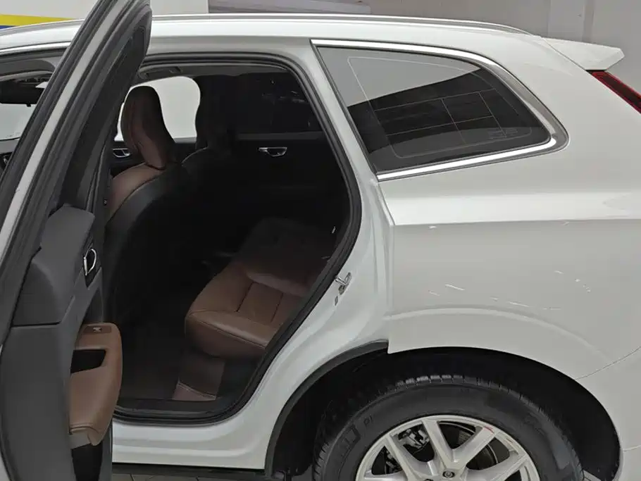 Volvo XC60 — миниатюра 10