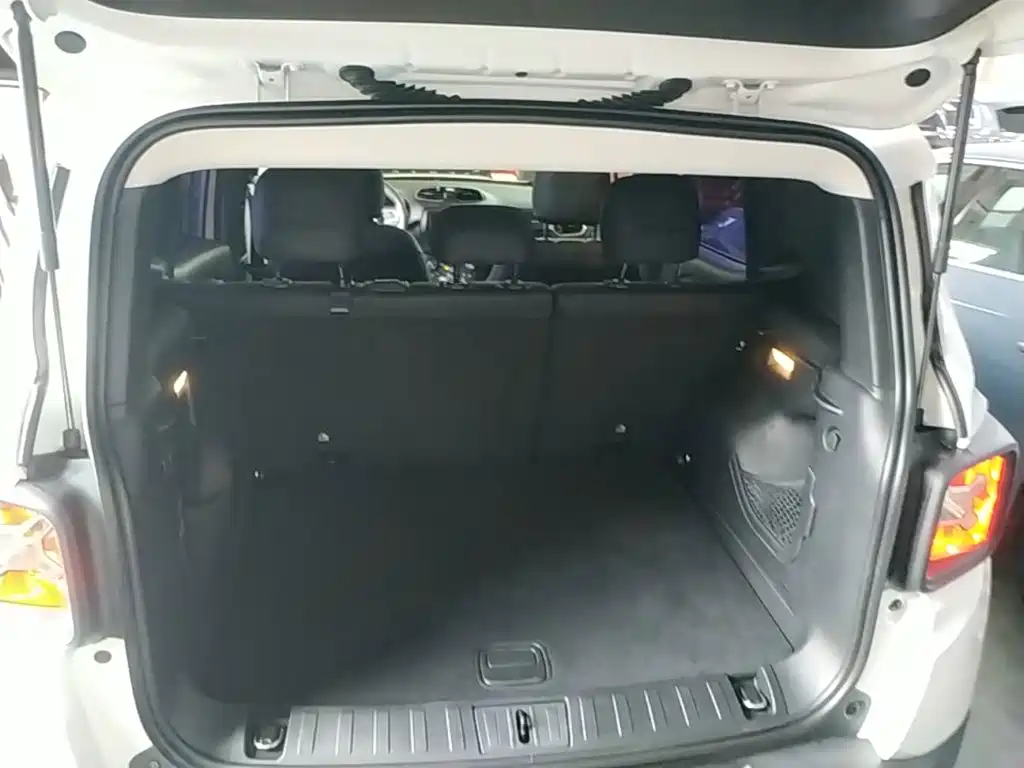 Jeep Renegade — миниатюра 19