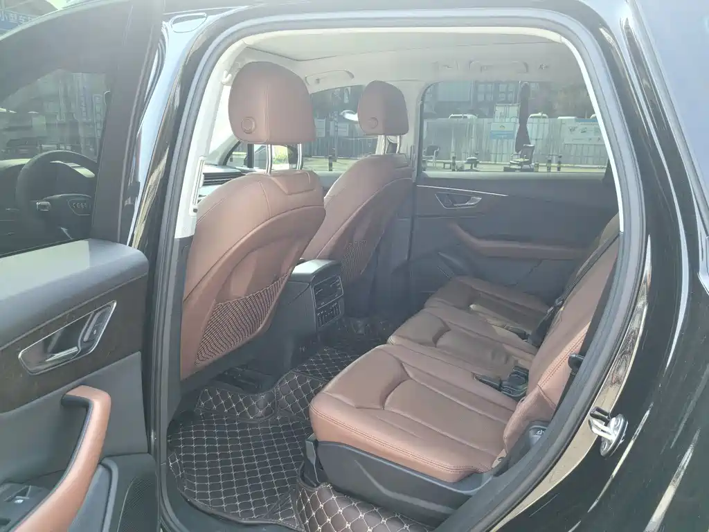 Audi Q7 — миниатюра 3