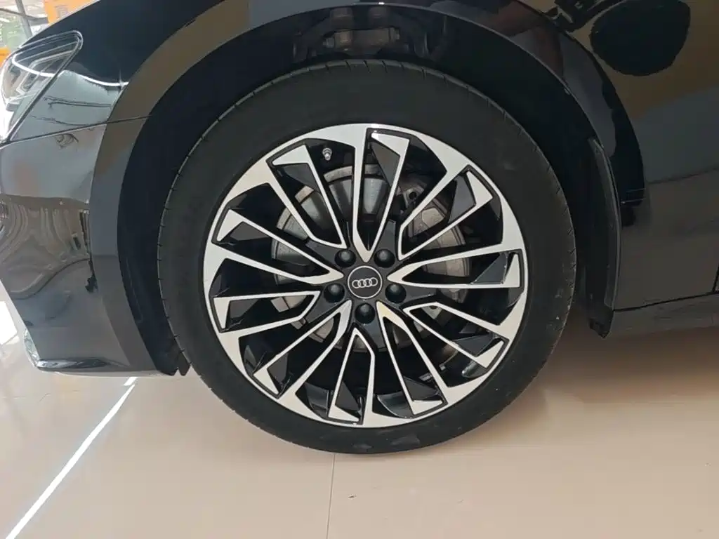 Audi A7L — миниатюра 23