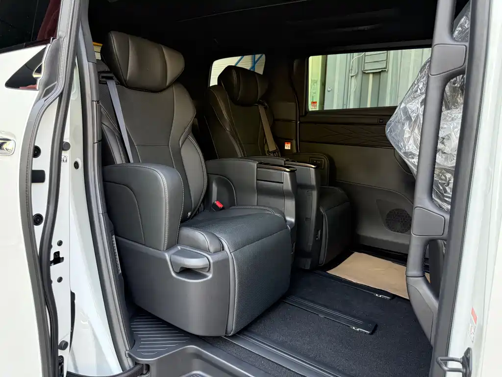 Toyota Alphard 2025 2.5L Luxury