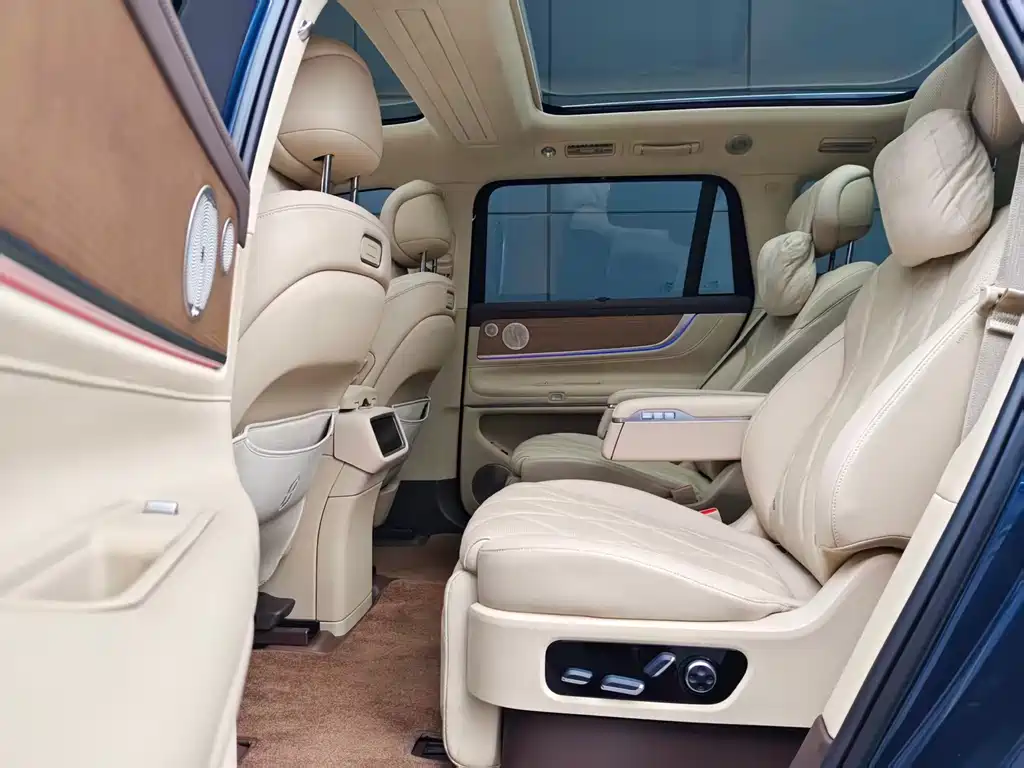 AITO ASK THE WORLD M9