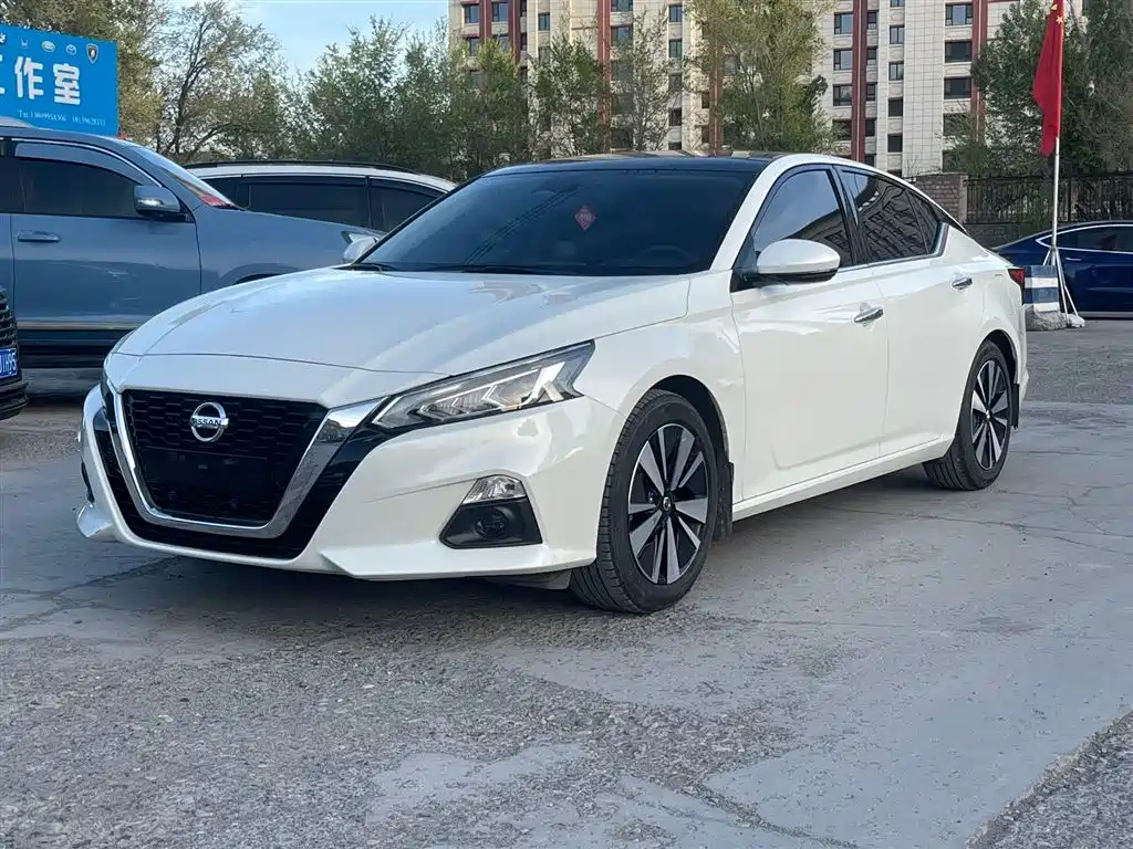 Nissan Teana 2022