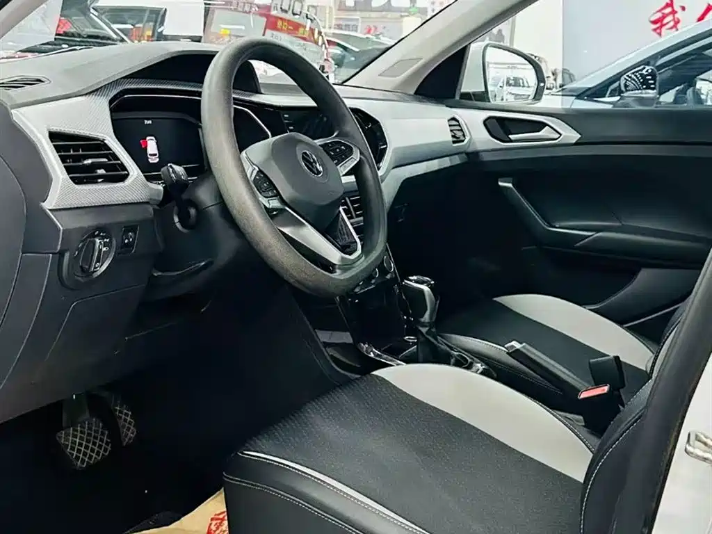 Volkswagen Tacqua 200TSI DSG Joy Connected Edition, фото 5