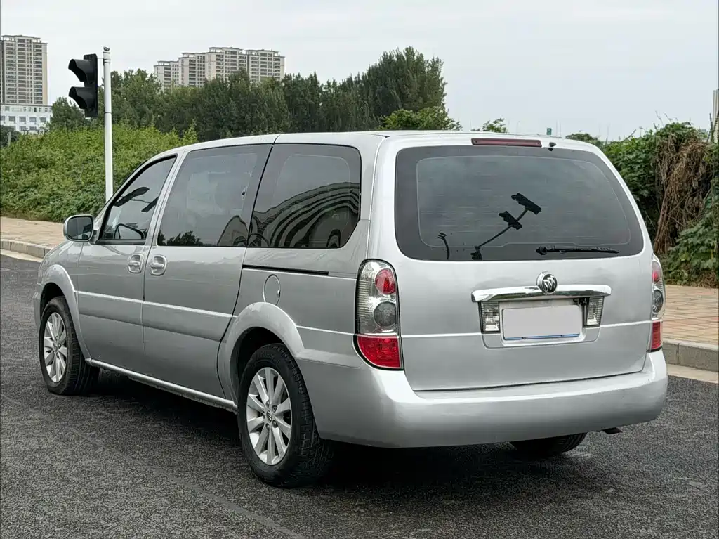 Buick GL8 — миниатюра 7