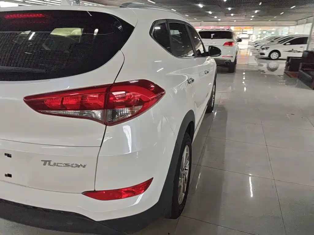 Hyundai Tucson 2015 2.0L AT
