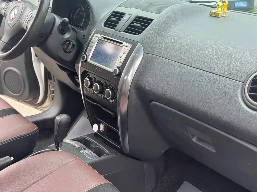 Suzuki SX4 — миниатюра 20