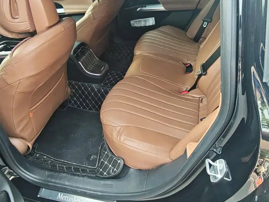 Mercedes-Benz E-Class — миниатюра 11