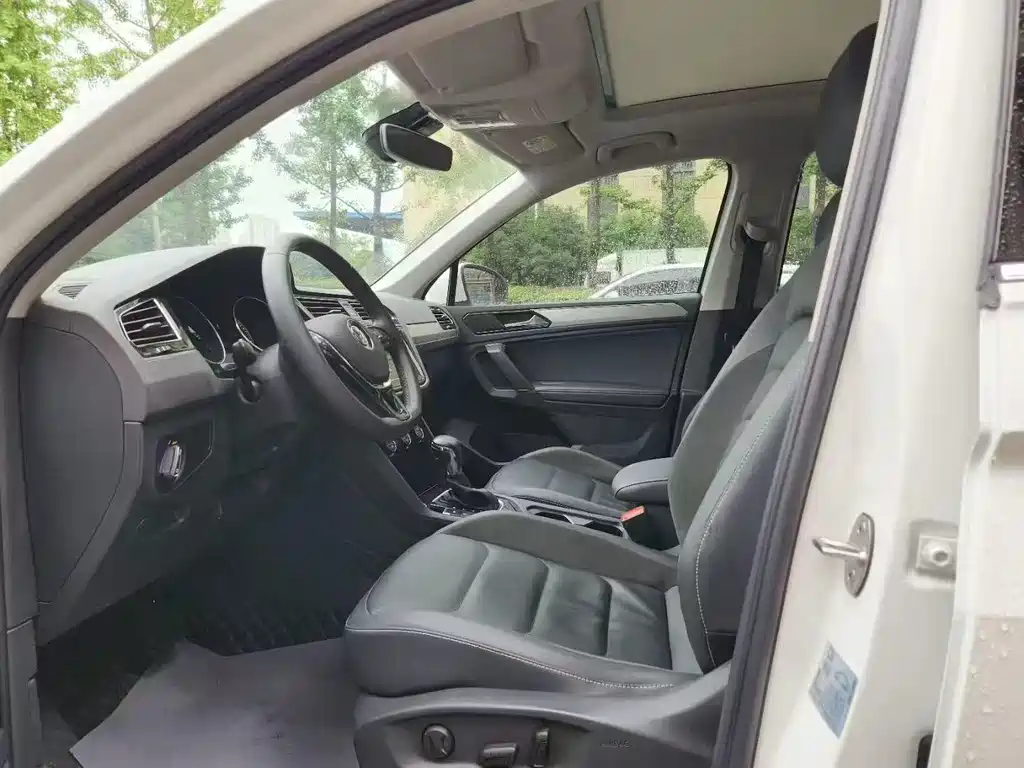 Volkswagen Tiguan L L 2017 380TSI AT Flagship