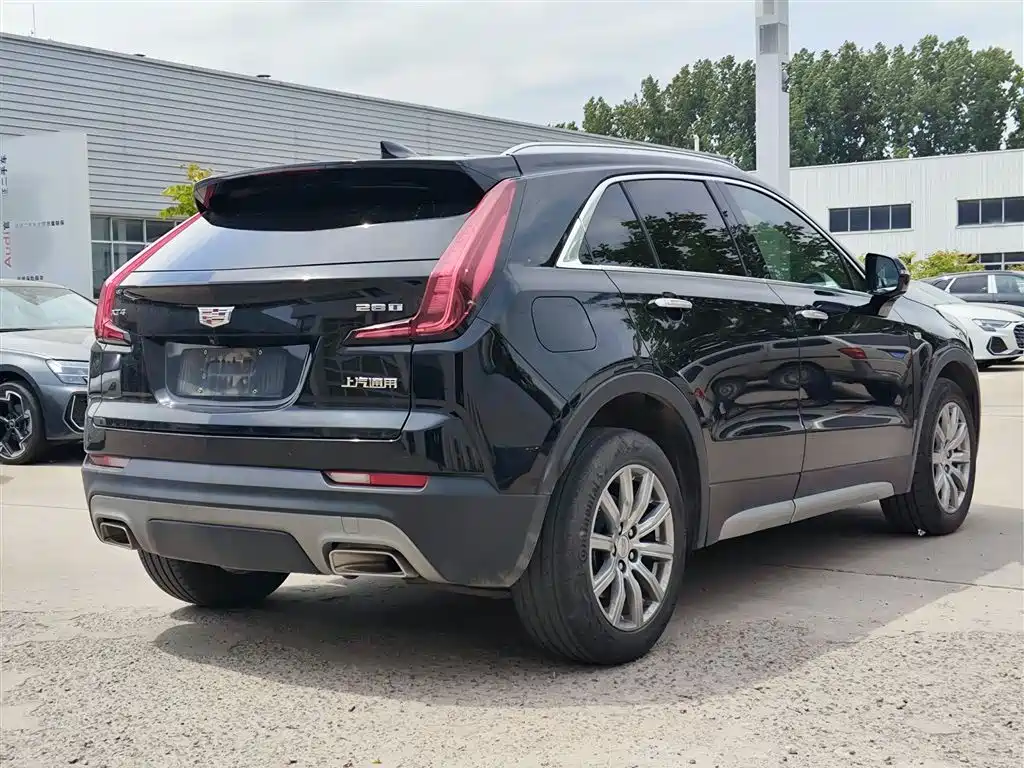Cadillac XT4 2022 28T Luxury