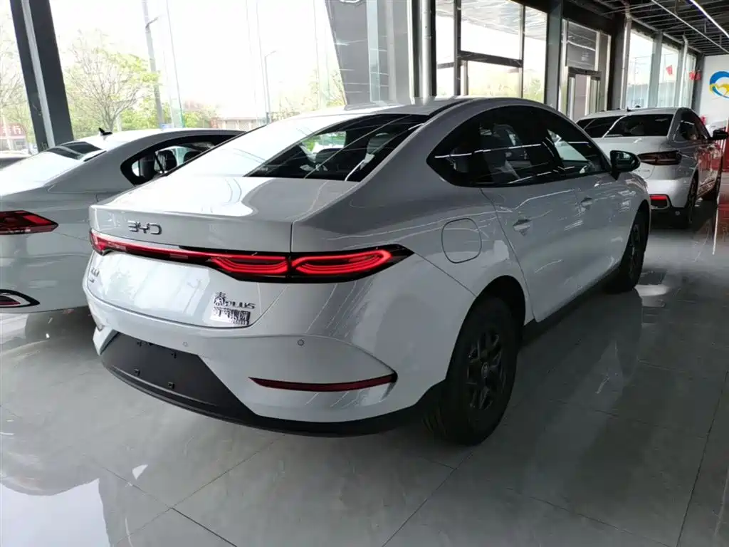 BYD Qin Plus PLUS 2025 DM-i Smart Drive 128KM