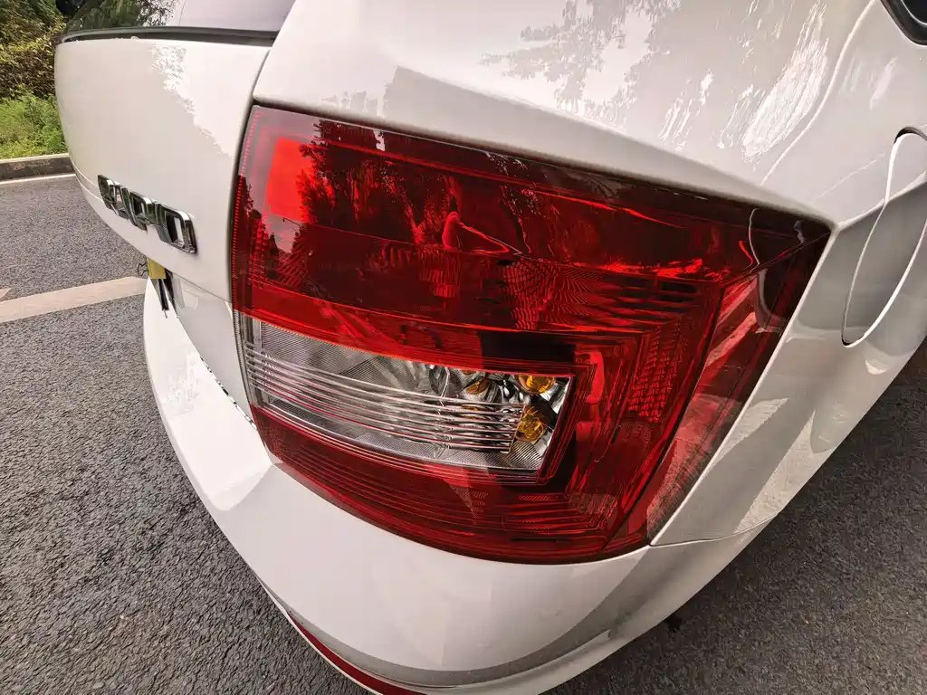 Skoda Rapid Spaceback Facelift 1.6L Auto Innovation Edition, фото 14
