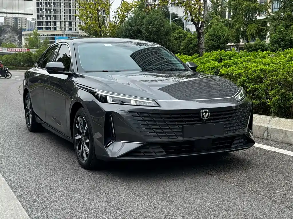 Changan Yida — миниатюра 3