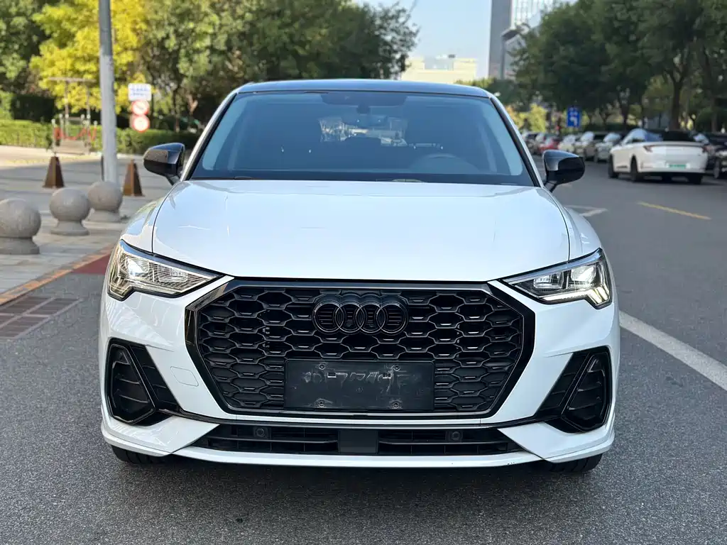 AUDI  Q3 SPORTBACK