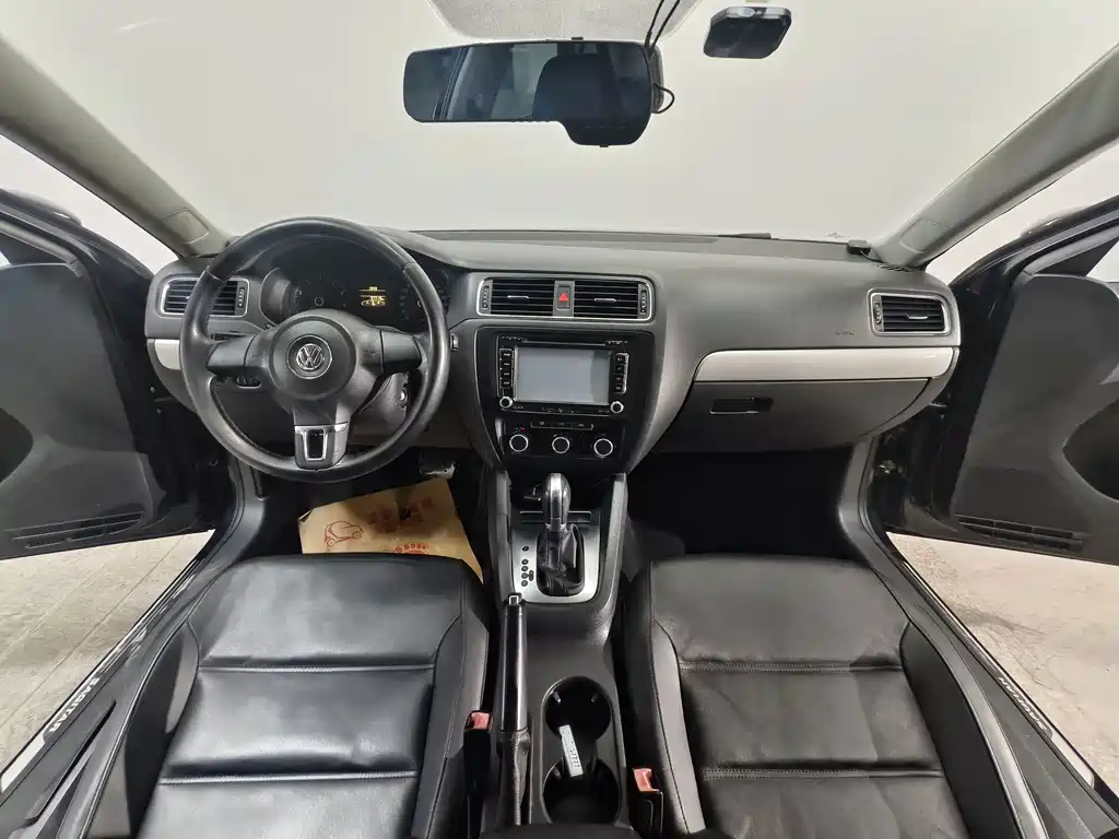 Volkswagen Sagitar — миниатюра 9