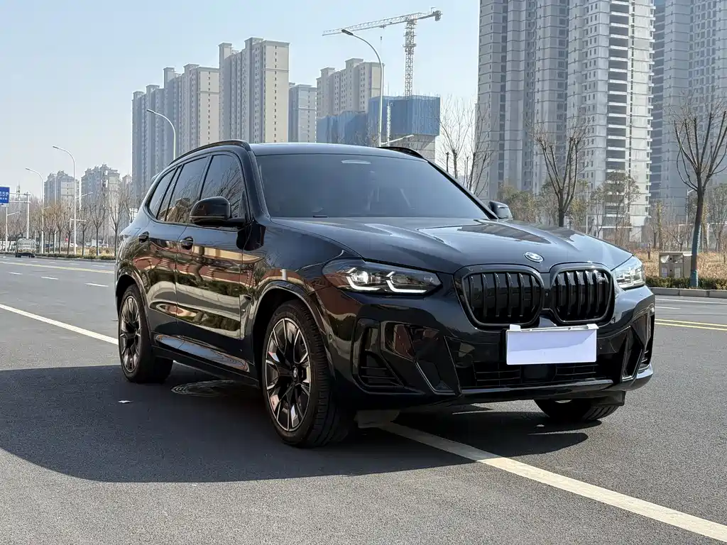 BMW IX3