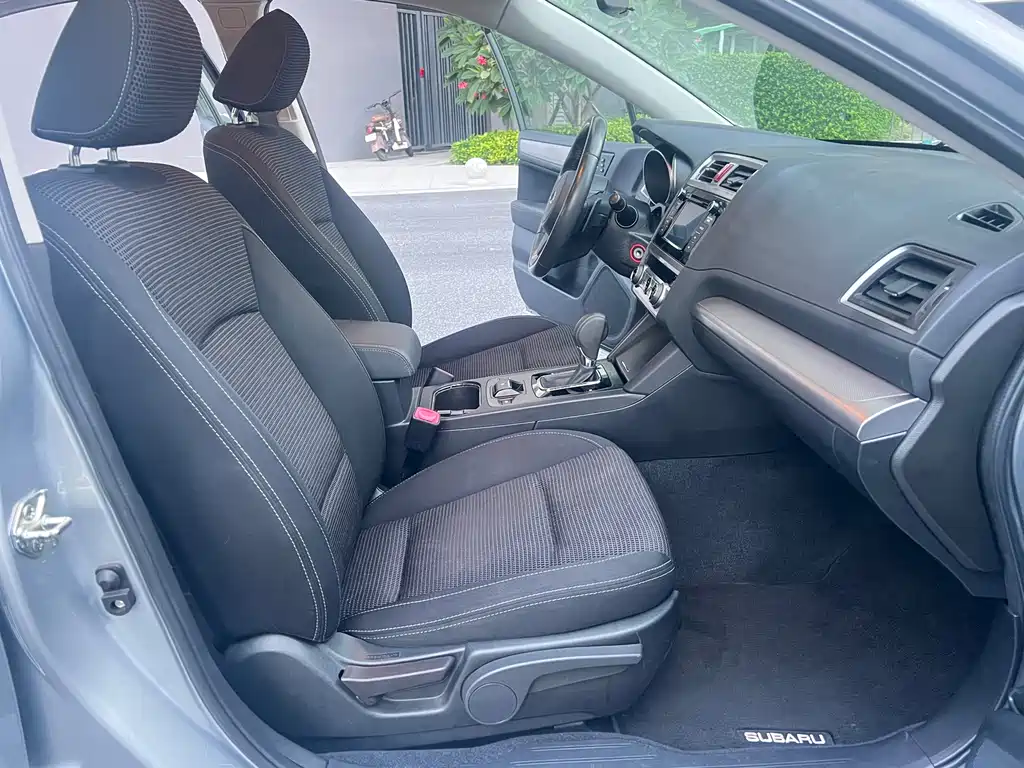 Subaru Legacy — миниатюра 15