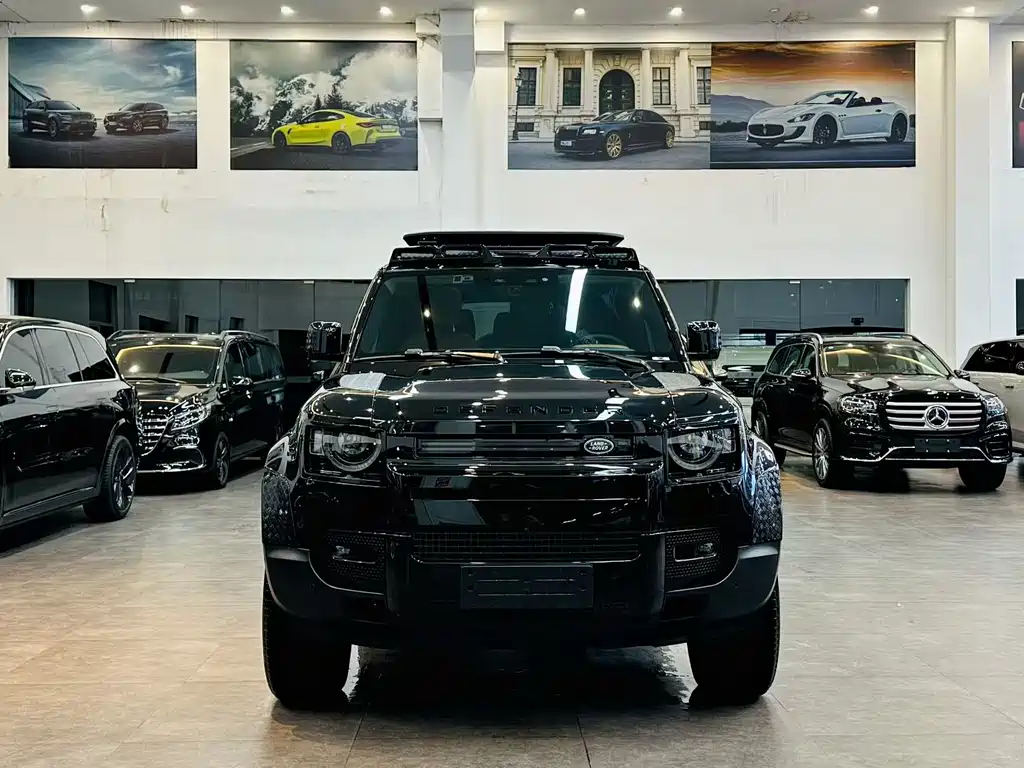 LAND ROVER DEFENDER
