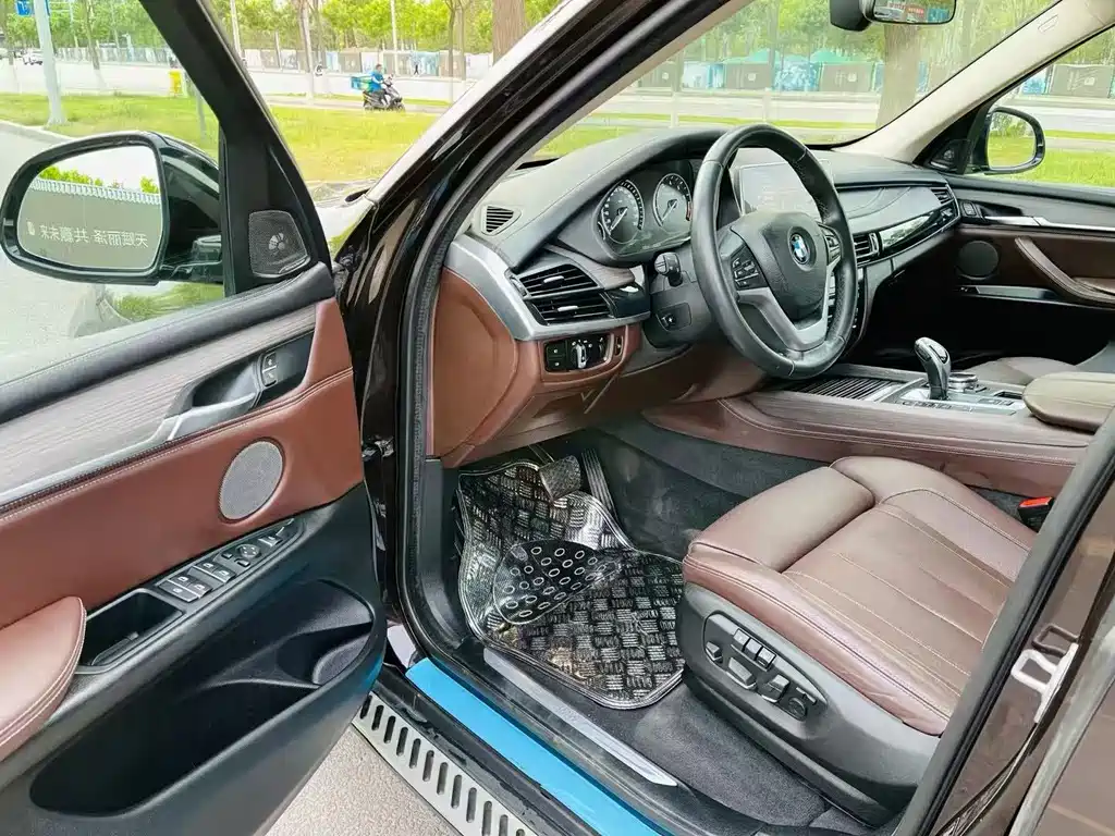 BMW X5 (Import) — миниатюра 11