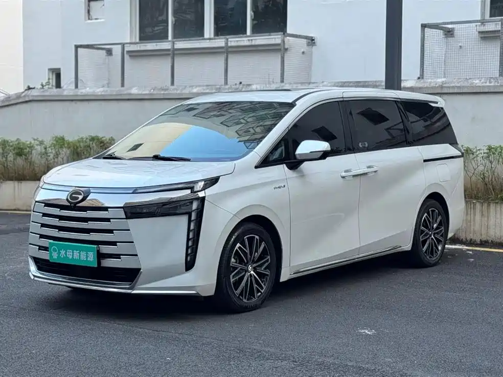 GAC Motor Trumpchi E8 PHEV
