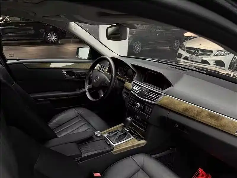 Mercedes-Benz E-Class (Import) — миниатюра 6