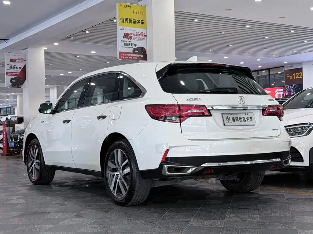 Acura MDX - фото 3