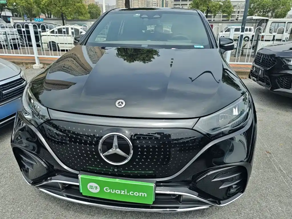 Mercedes-Benz EQE SUV — миниатюра 3