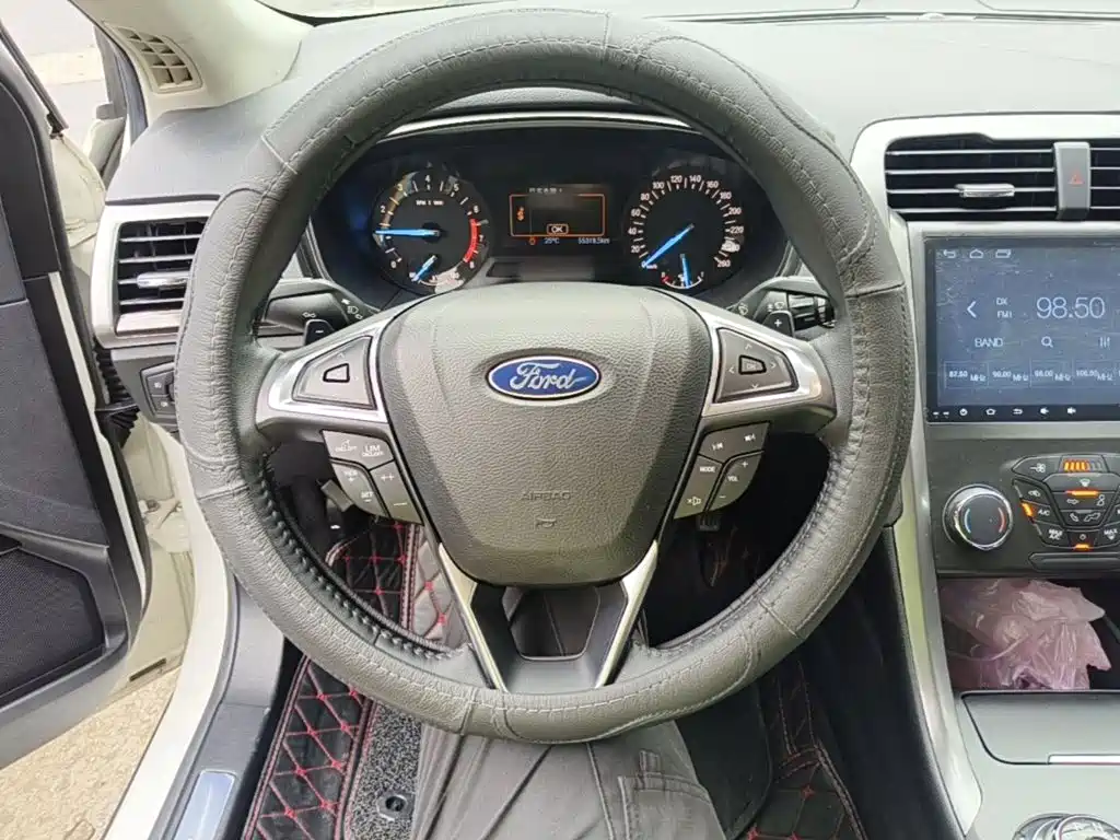 Ford Mondeo — миниатюра 11
