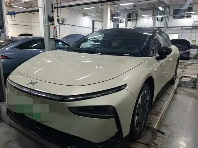 2025 Xpeng P7