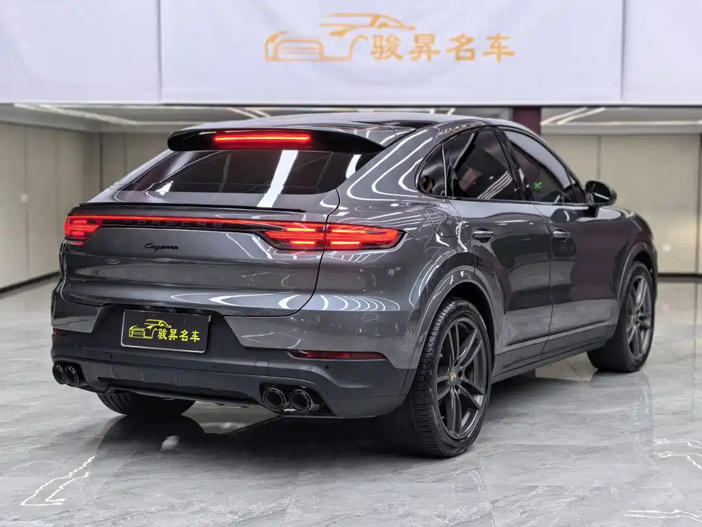 Porsche Cayenne — миниатюра 6