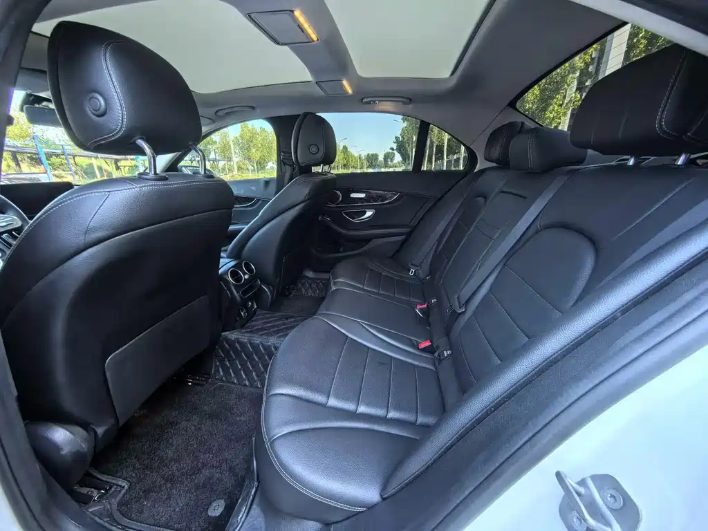 Mercedes-Benz C-Class — миниатюра 5