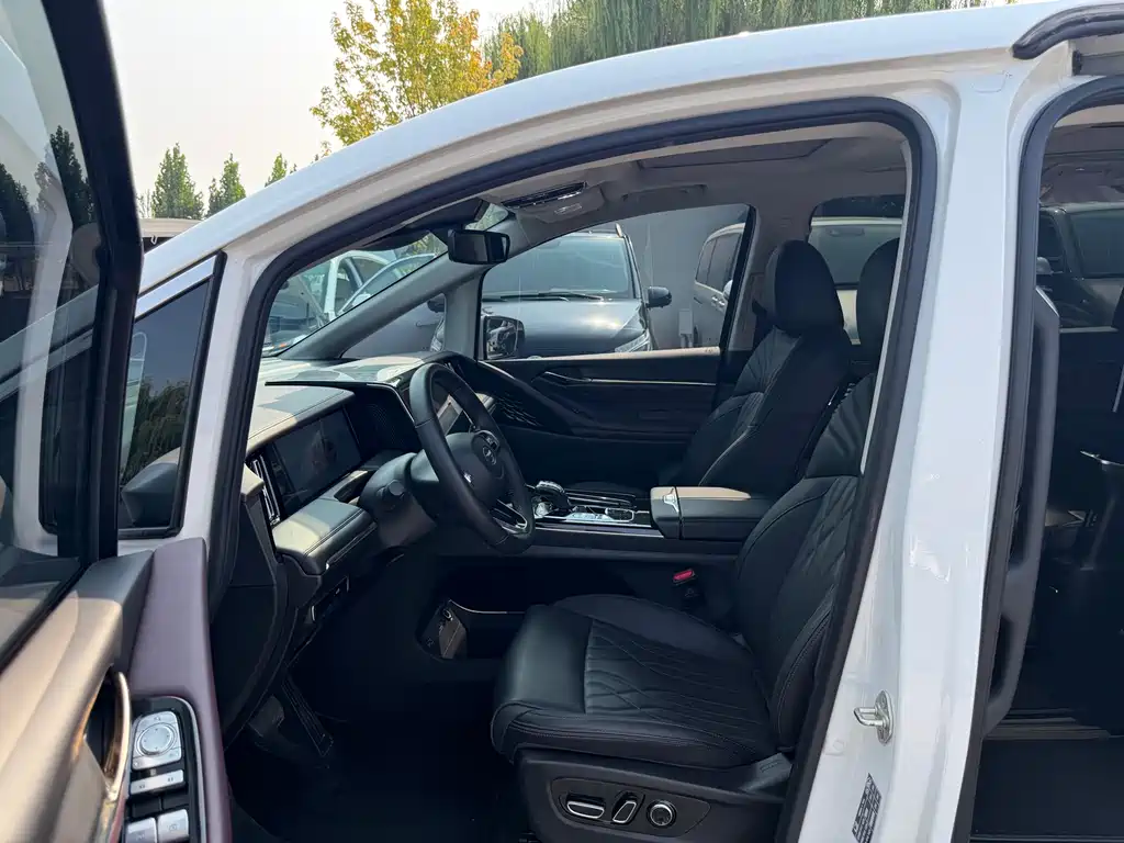 GAC Motor Trumpchi M8 — миниатюра 4