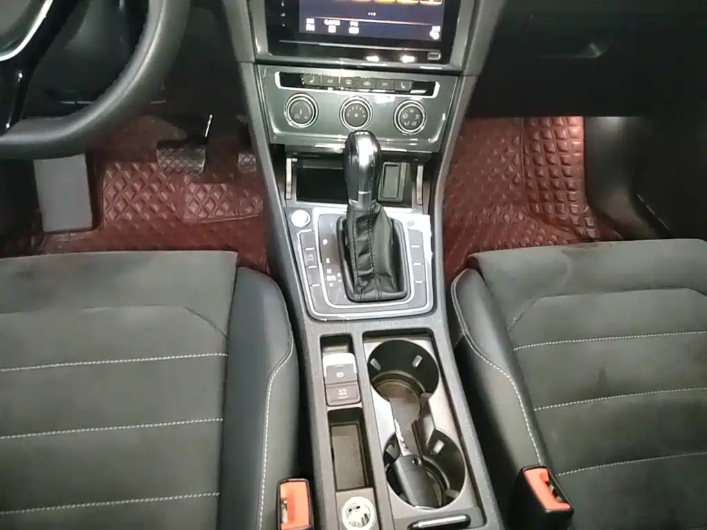 Volkswagen Golf — миниатюра 14