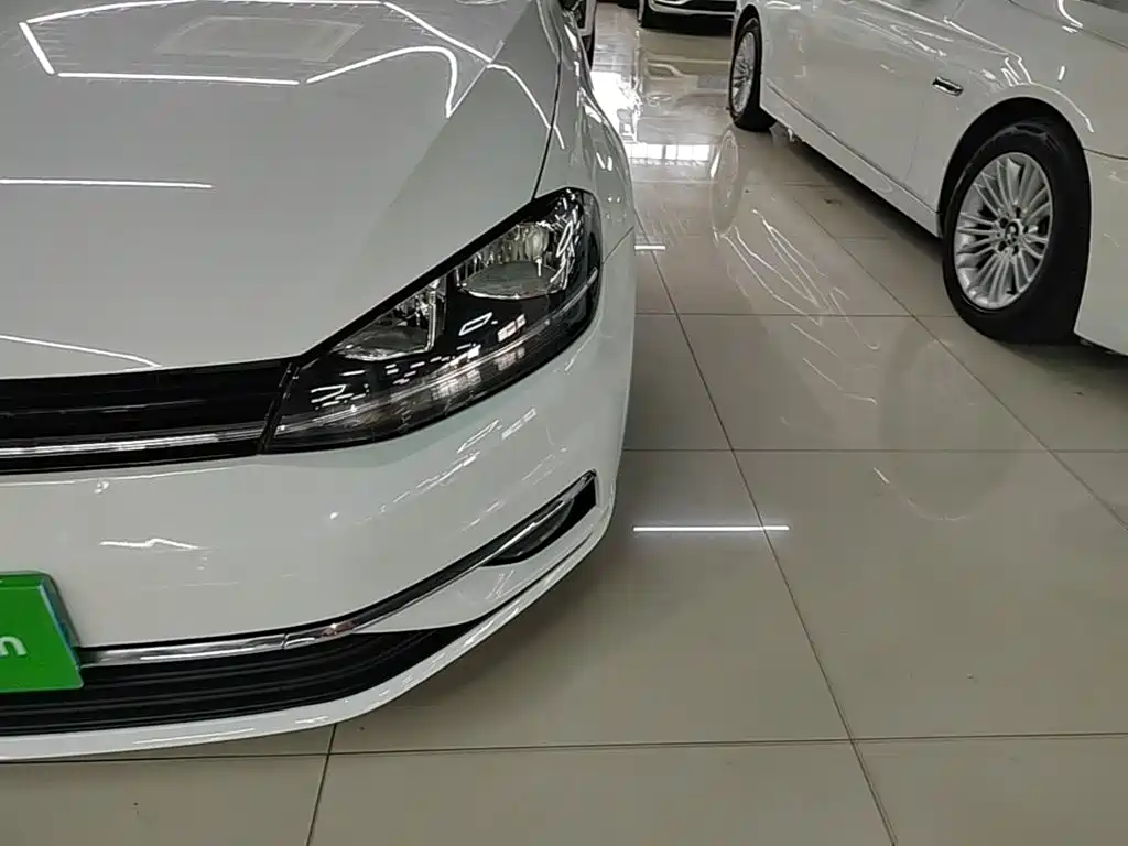 Volkswagen Golf — миниатюра 24