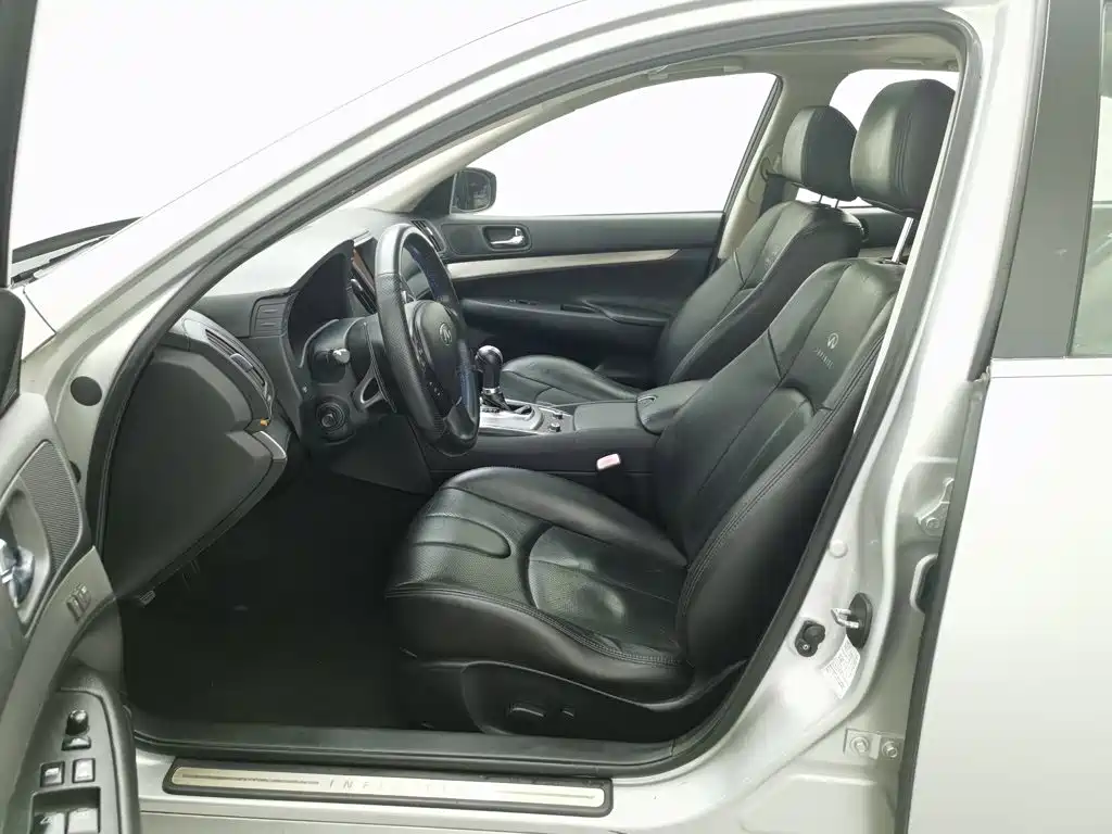 Infiniti G — миниатюра 10