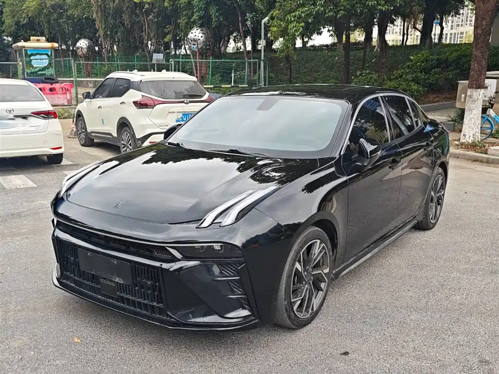 2022 Lynk & Co 03 - zdjęcie 1 z 10