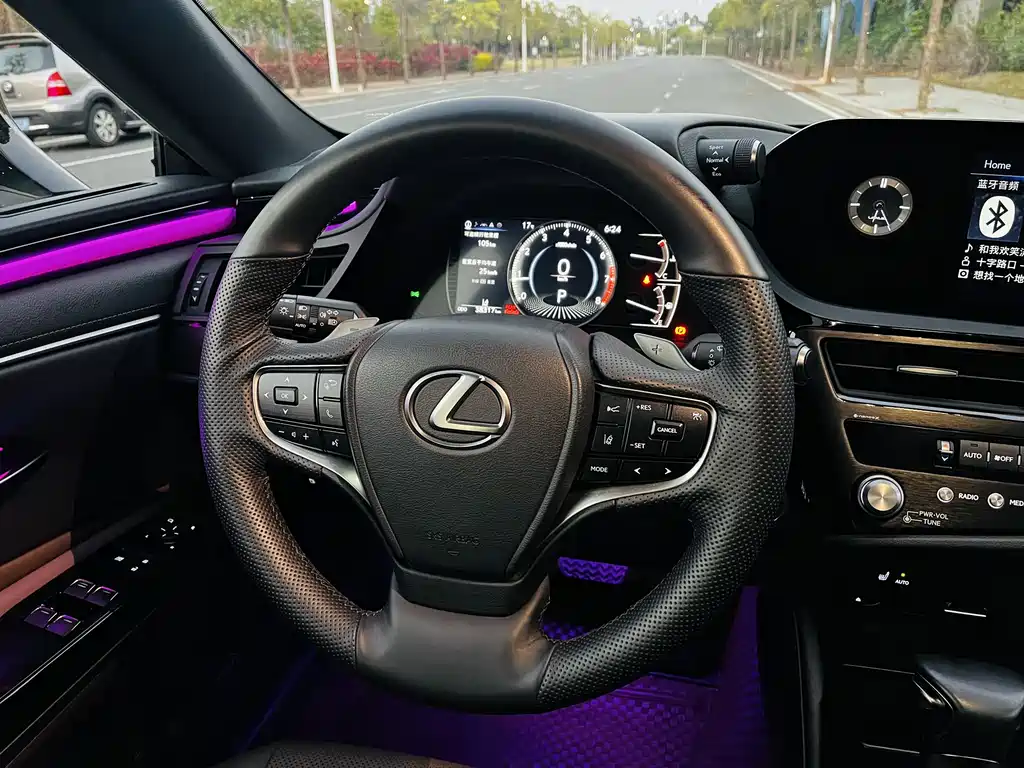 LEXUS ES